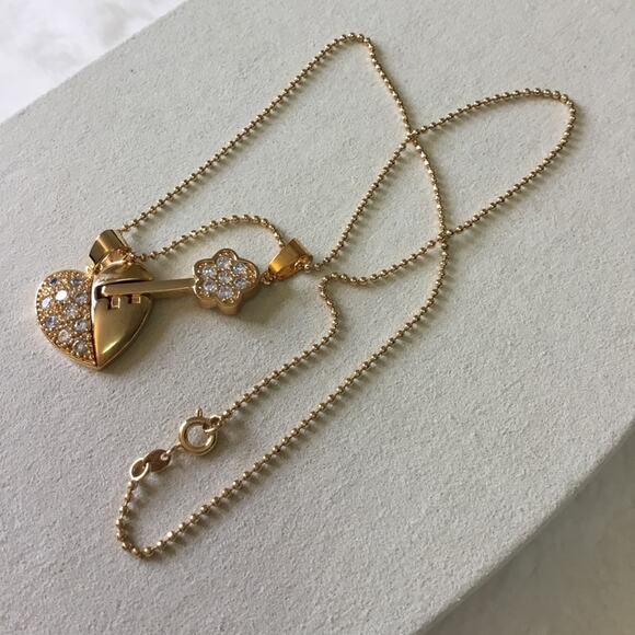 Crystal Gold Keychain w/ Heart Necklace - Picture 7 of 8